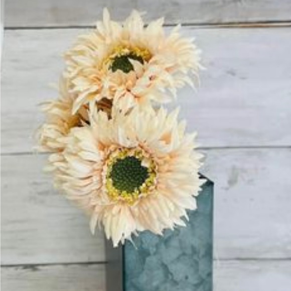 *Triple Gerbera Daisy Bouquet, Cream Pink - Picture 5 of 10
